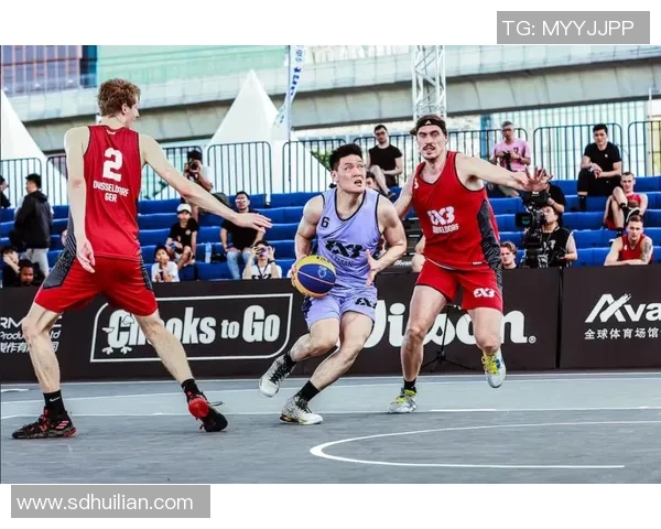 张庆鹏的篮球传奇之路：从青涩少年到职业球员的奋斗历程与心路历程